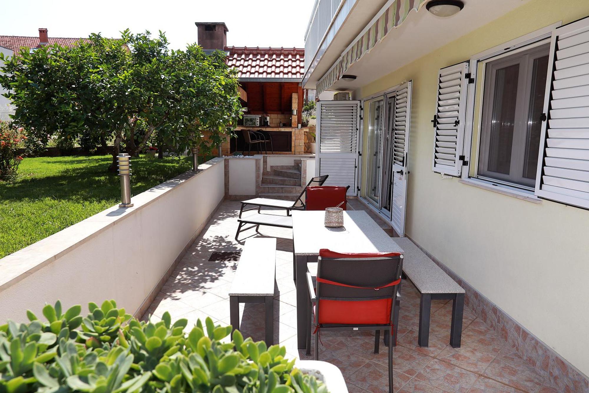Nevistic Apartmani Traù Esterno foto